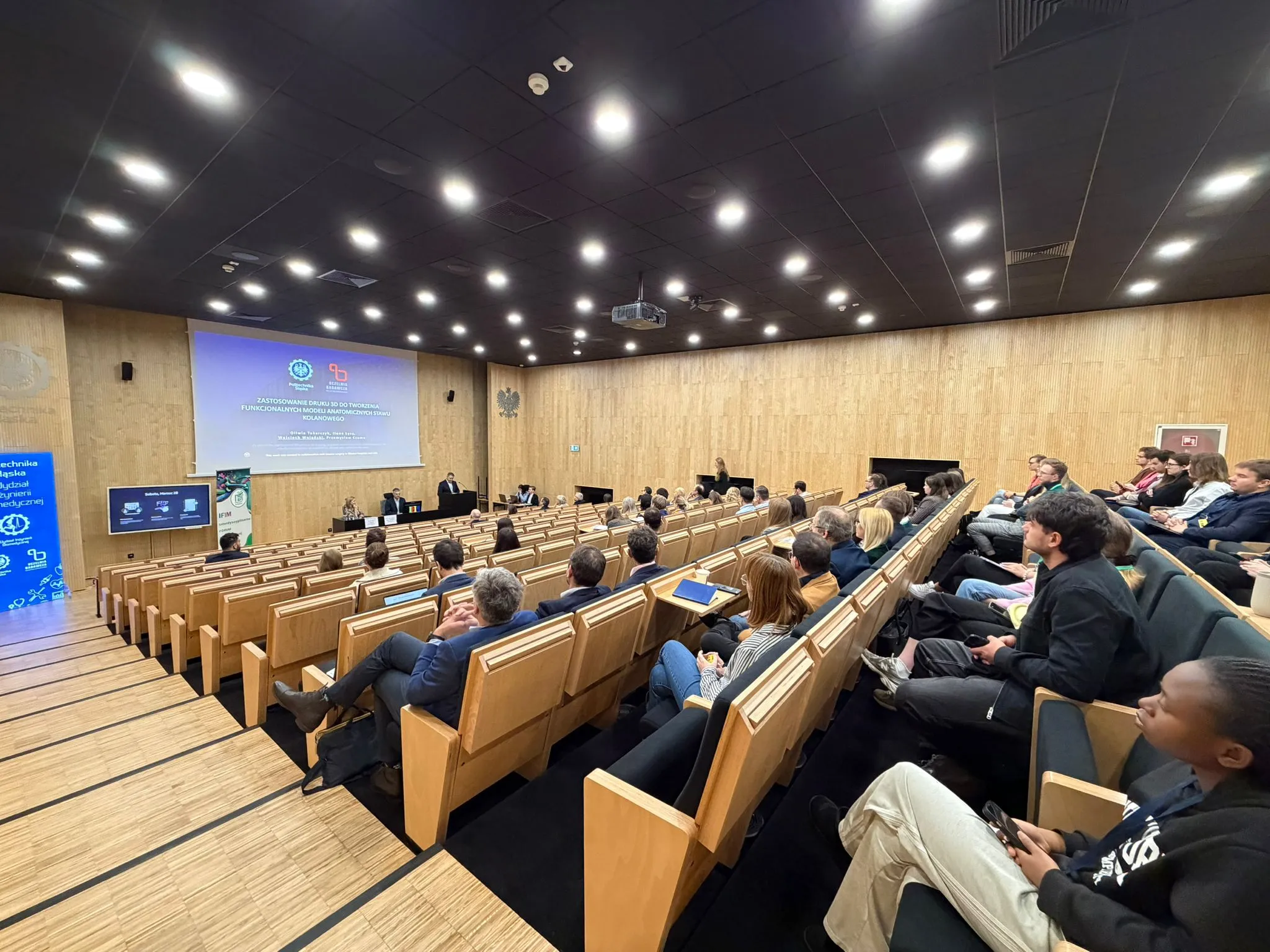 Aula Wydziału Inżynierii Biomedycznej: druk 3D funkcjonalnych modeli anatomicznych stawu kolanowego