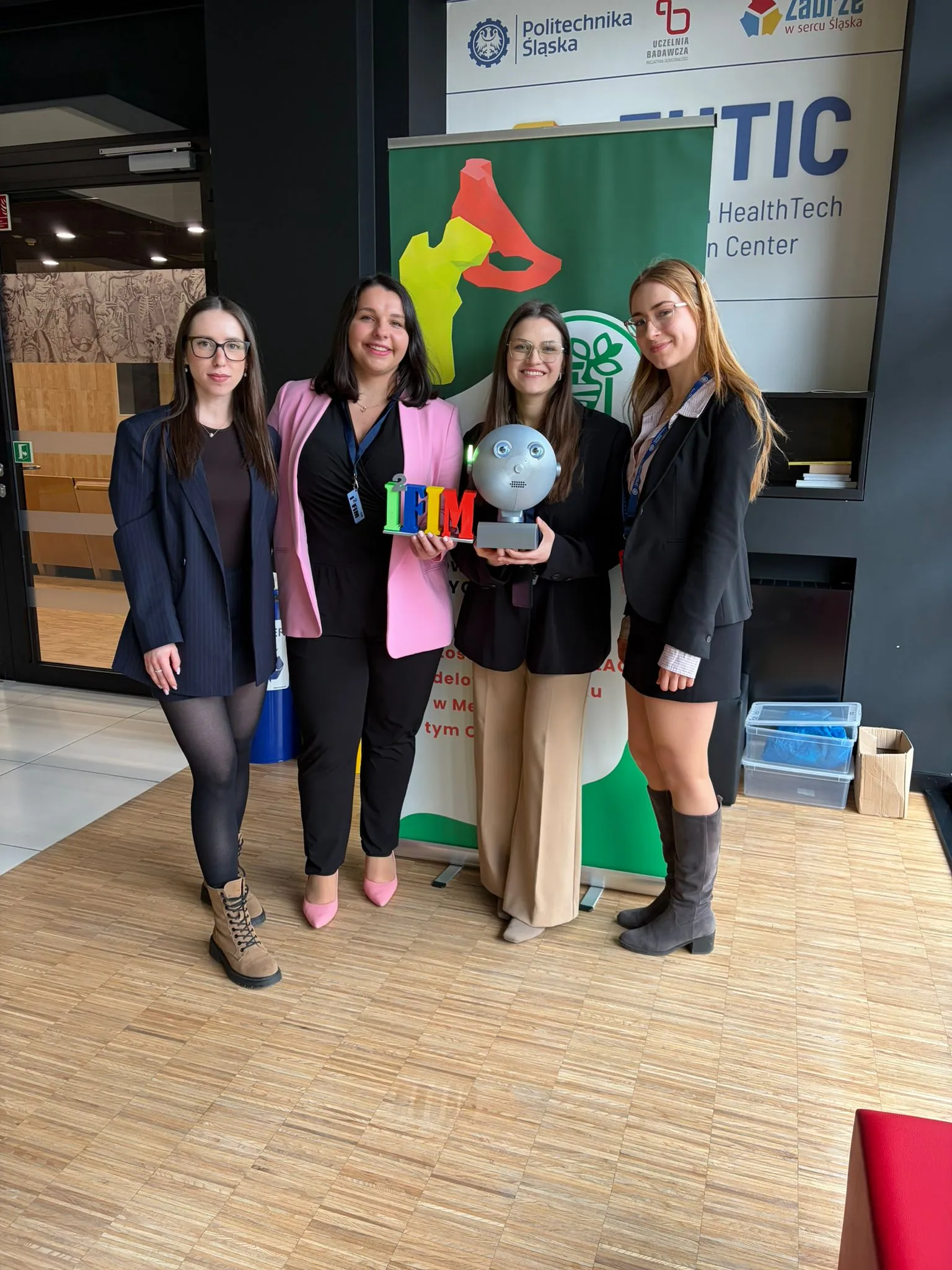 Zespół organizacyjny edycji 3D z robotem społecznym